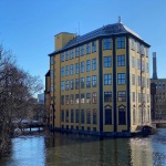 Textilfabrik i bok och hus